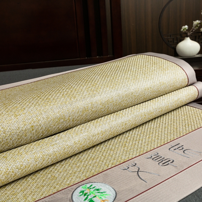 91家纺网 家纺一手货源 找家纺 简一家纺  2024新款艾草冰藤席艾草凉席 配皮革手提包装 亚麻