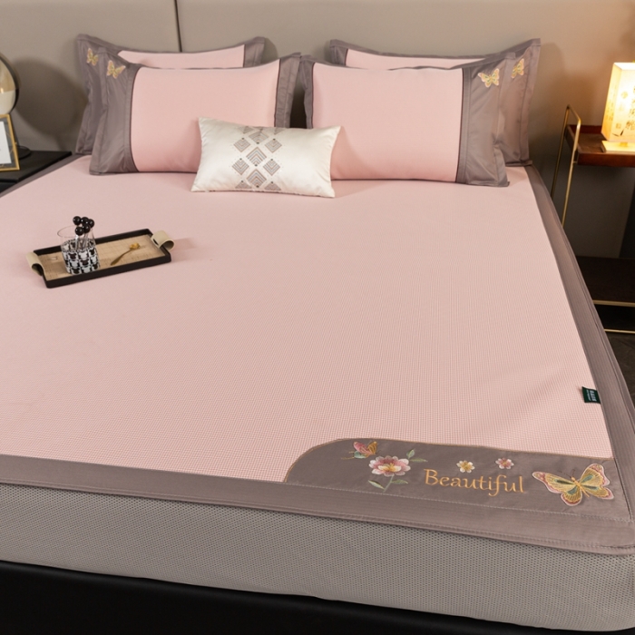 91家纺网 家纺一手货源 找家纺 简一2024新款小千鸟格蝶恋花系列抗菌凉席床笠款-蝶恋花抗菌席-粉色