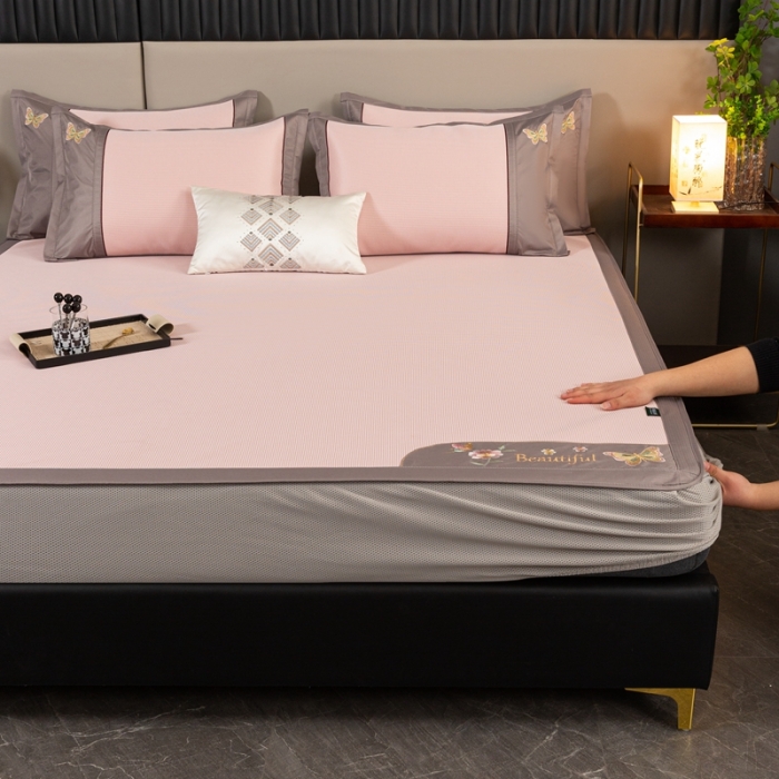 91家纺网 家纺一手货源 找家纺 简一2024新款小千鸟格蝶恋花系列抗菌凉席床笠款-蝶恋花抗菌席-粉色