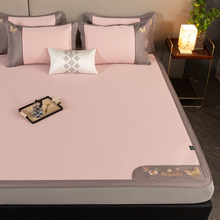 91家纺网 家纺一手货源 找家纺 简一2024新款小千鸟格蝶恋花系列抗菌凉席床笠款-蝶恋花抗菌席-粉色