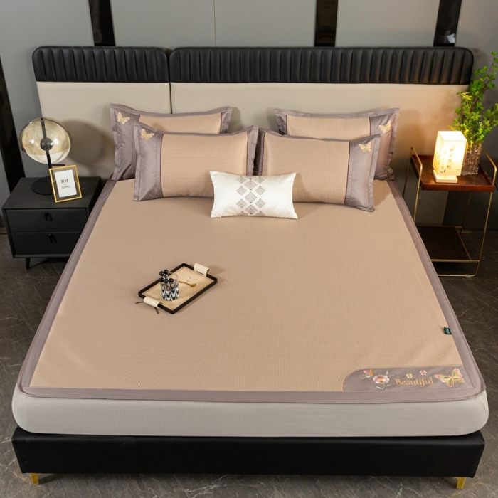 91家纺网 家纺一手货源 找家纺 简一2024新款小千鸟格蝶恋花系列抗菌凉席床笠款-蝶恋花抗菌席-咖色