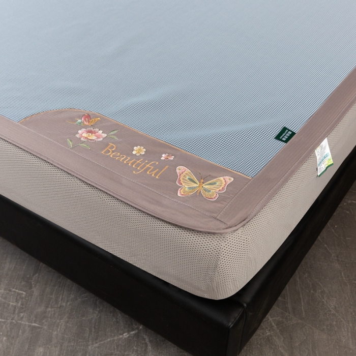 91家纺网 家纺一手货源 找家纺 简一2024新款小千鸟格蝶恋花系列抗菌凉席床笠款-蝶恋花抗菌席-蓝色