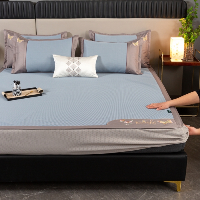 91家纺网 家纺一手货源 找家纺 简一2024新款小千鸟格蝶恋花系列抗菌凉席床笠款-蝶恋花抗菌席-蓝色