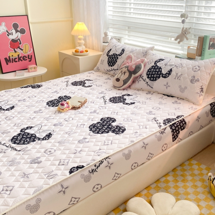 91家纺网 家纺一手货源 找家纺 鑫钰 2023新款迪士尼印花夹棉床笠 时尚米妮