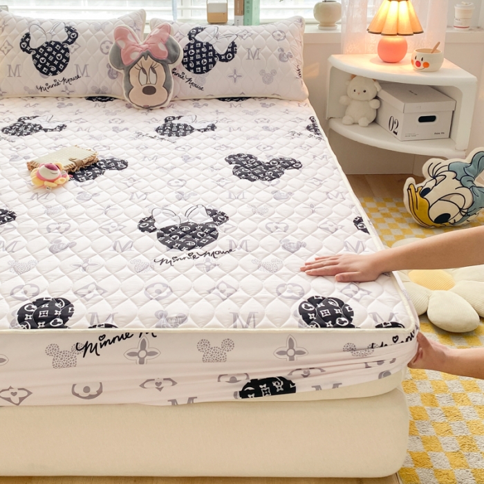 91家纺网 家纺一手货源 找家纺 鑫钰 2023新款迪士尼印花夹棉床笠 时尚米妮