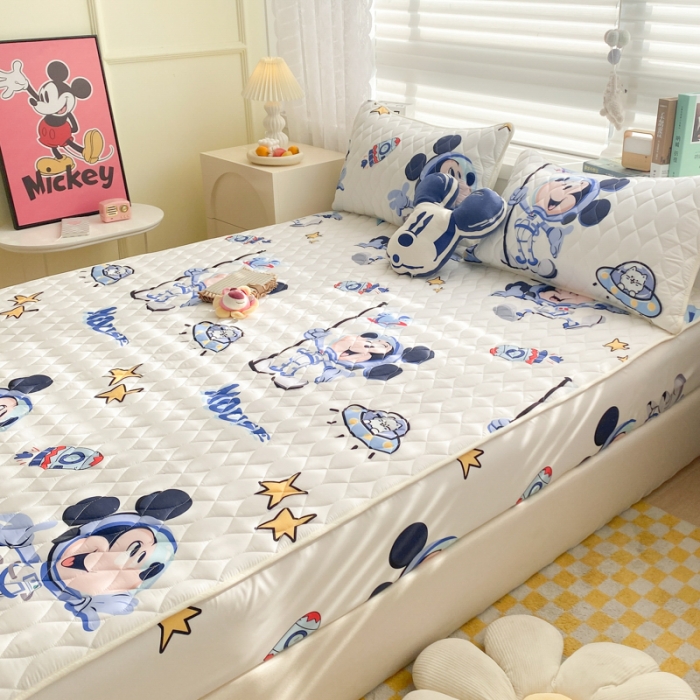 91家纺网 家纺一手货源 找家纺 鑫钰 2023新款迪士尼印花夹棉床笠 太空米奇