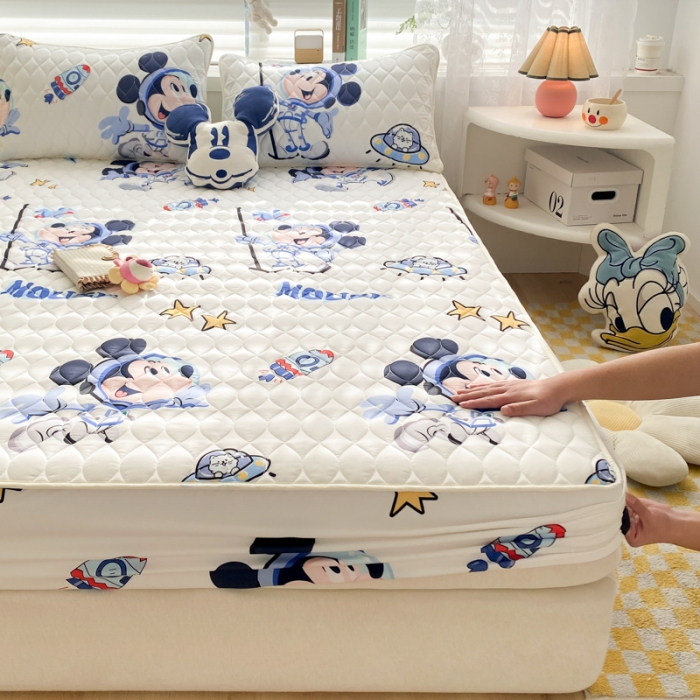 91家纺网 家纺一手货源 找家纺 鑫钰 2023新款迪士尼印花夹棉床笠 太空米奇
