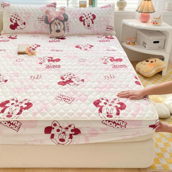 91家纺网 家纺一手货源 找家纺 鑫钰 2023新款迪士尼印花夹棉床笠 开心米妮 红