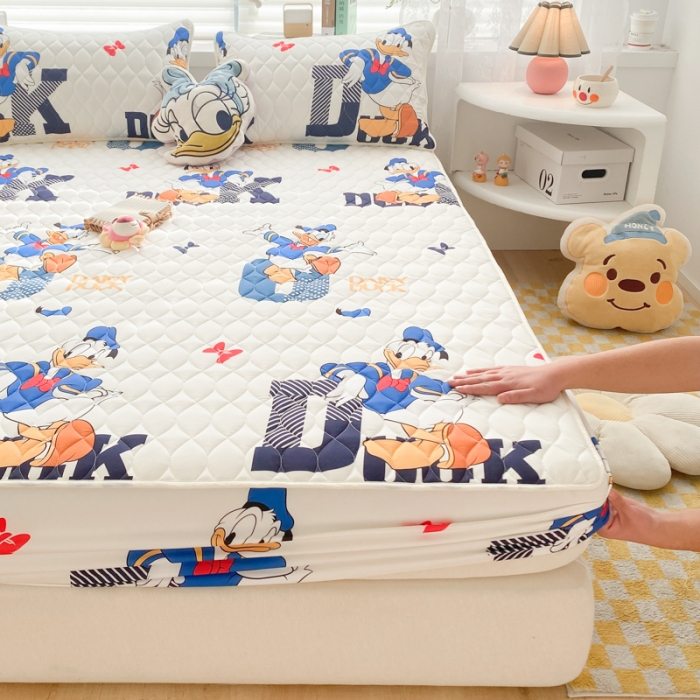 91家纺网 家纺一手货源 找家纺 鑫钰 2023新款迪士尼印花夹棉床笠 幸运鸭