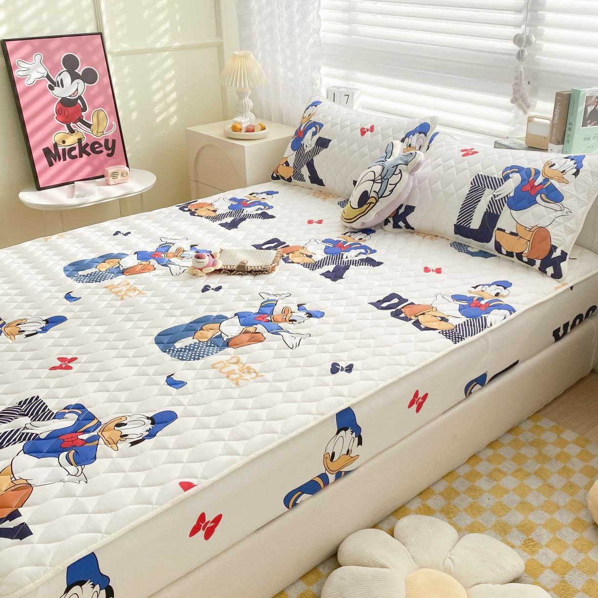 91家纺网 家纺一手货源 找家纺 鑫钰 2023新款迪士尼印花夹棉床笠 幸运鸭