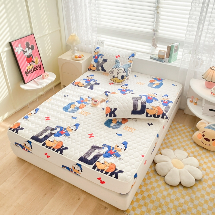 91家纺网 家纺一手货源 找家纺 鑫钰 2023新款迪士尼印花夹棉床笠 幸运鸭