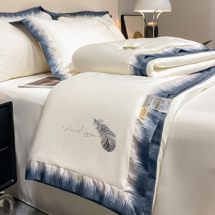 91家纺网 家纺一手货源 找家纺 露梦家纺 大牌轻奢款水洗真丝刺绣数码宽边夏被四件套-羽墨 羽墨-珍珠白