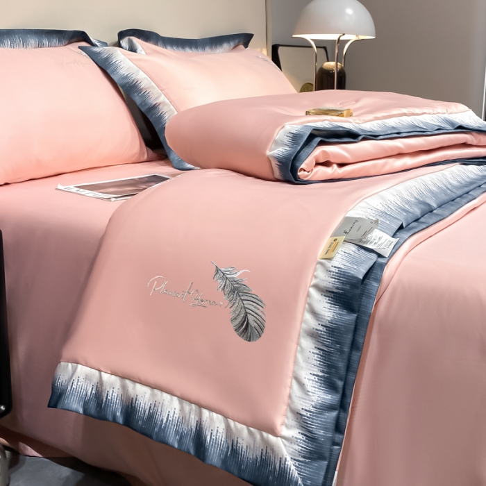 91家纺网 家纺一手货源 找家纺 露梦家纺 大牌轻奢款水洗真丝刺绣数码宽边夏被四件套-羽墨 羽墨-玫瑰粉
