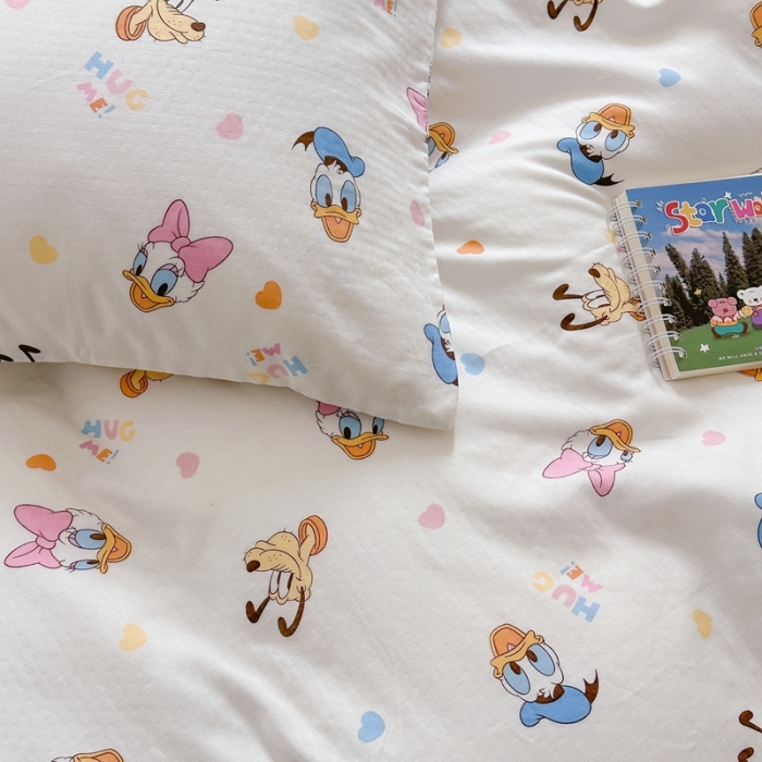 91家纺网 家纺一手货源 找家纺 时年 2023新款全棉母婴级有氧双层纱夏被四件套 唐老鸭家族