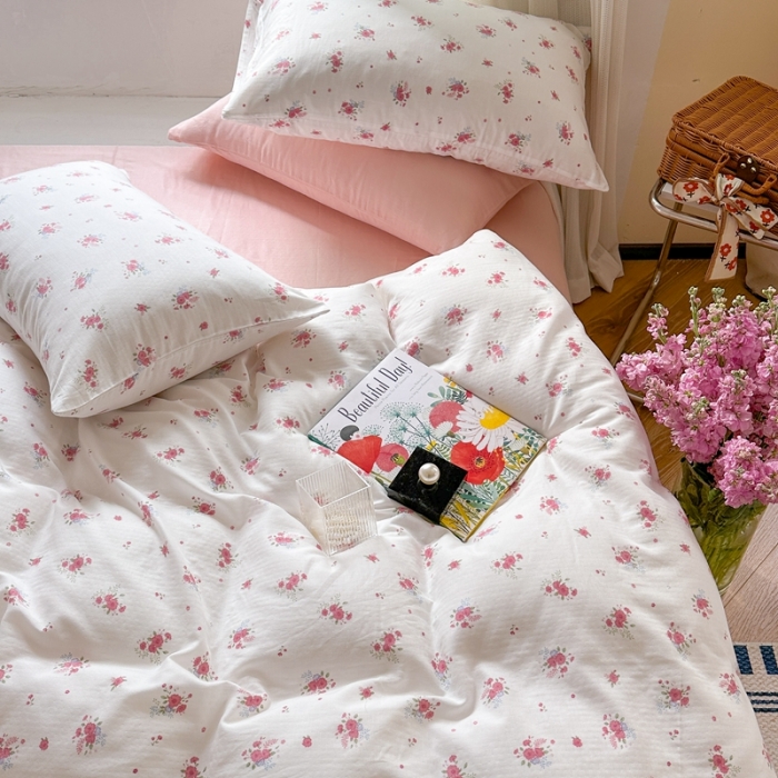91家纺网 家纺一手货源 找家纺 时年 2023新款全棉母婴级有氧双层纱夏被四件套 陌上花开-粉