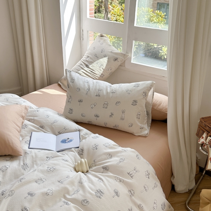 91家纺网 家纺一手货源 找家纺 时年 2023新款全棉母婴级有氧双层纱夏被四件套 米卡兔