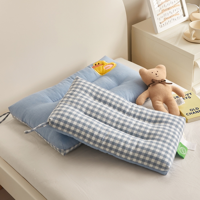 91家纺网 家纺一手货源 找家纺 荷马之梦 2023新款全棉32s水洗棉绣花儿童枕芯宝宝枕头 乖乖鸭30*50cm