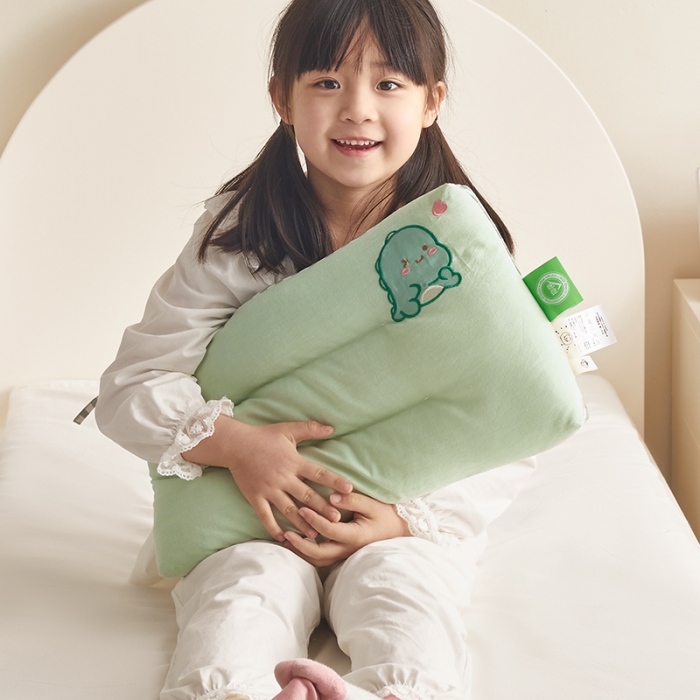 91家纺网 家纺一手货源 找家纺 荷马之梦 2023新款全棉32s水洗棉绣花儿童枕芯宝宝枕头 绿恐龙30*50cm