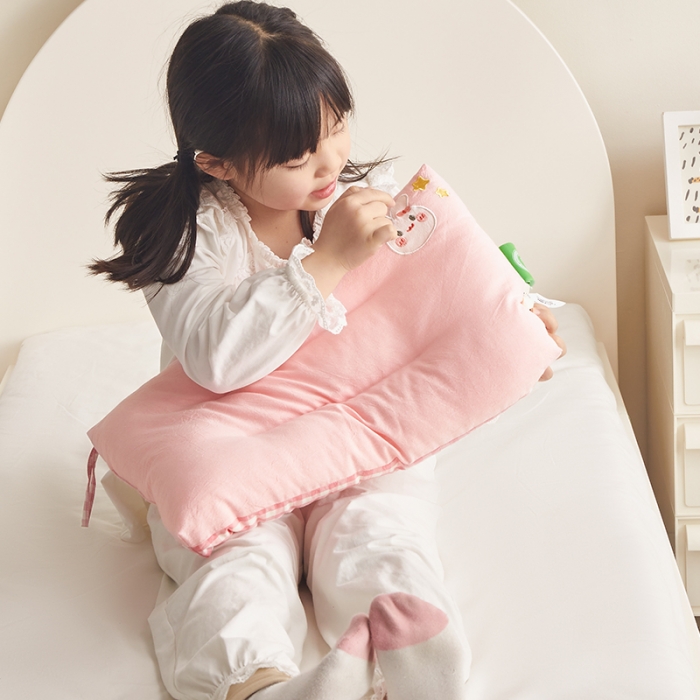 91家纺网 家纺一手货源 找家纺 荷马之梦 2023新款全棉32s水洗棉绣花儿童枕芯宝宝枕头 萌小兔30*50cm