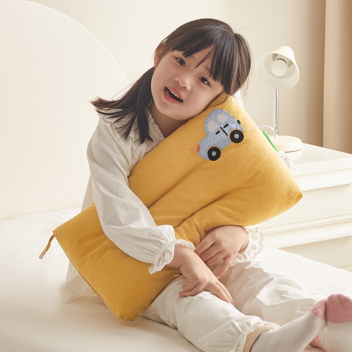 91家纺网 家纺一手货源 找家纺 荷马之梦 2023新款全棉32s水洗棉绣花儿童枕芯宝宝枕头 小汽车30*50cm