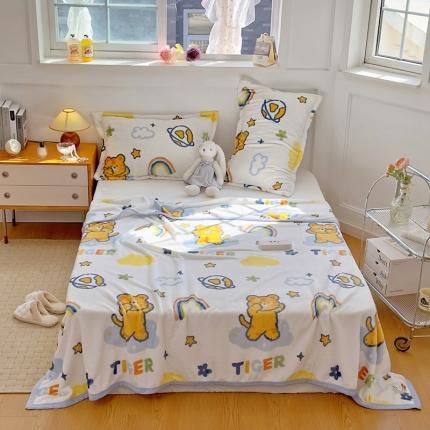 91家纺网 家纺一手货源 找家纺  2025新款卡通牛奶绒320克盖毯 彩虹小老虎