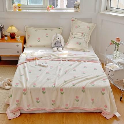 91家纺网 家纺一手货源 找家纺  2025新款卡通牛奶绒320克盖毯 奶味小仙