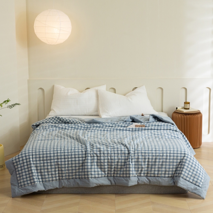 91家纺网 家纺一手货源 找家纺 安莱 2023全棉色织提花海石能量纤维夏被 提花蓝中格