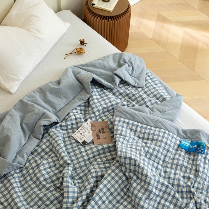 91家纺网 家纺一手货源 找家纺 安莱 2023全棉色织提花海石能量纤维夏被 提花蓝中格