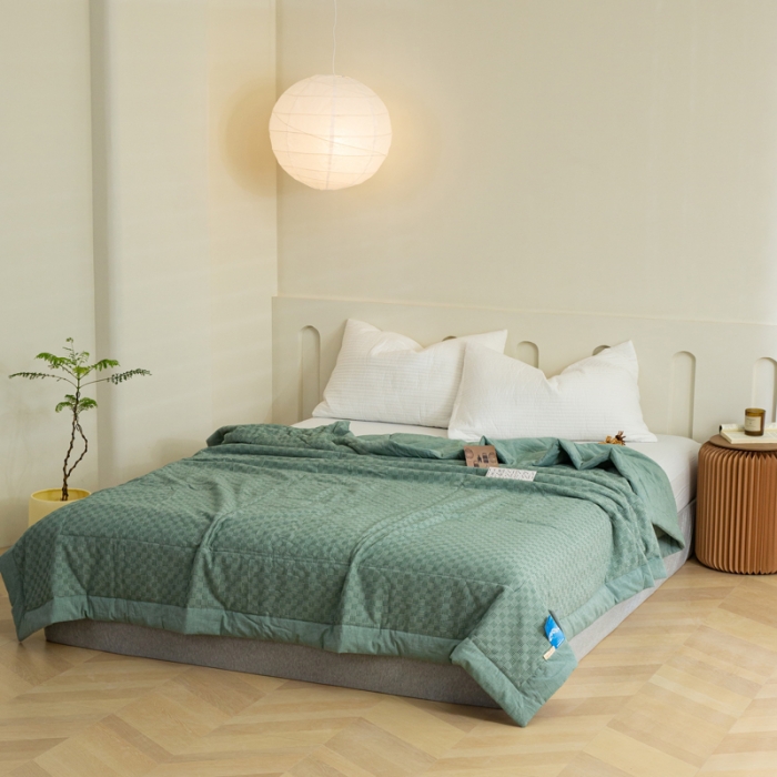 91家纺网 家纺一手货源 找家纺 安莱 2023全棉色织提花海石能量纤维夏被 提花棋盘绿