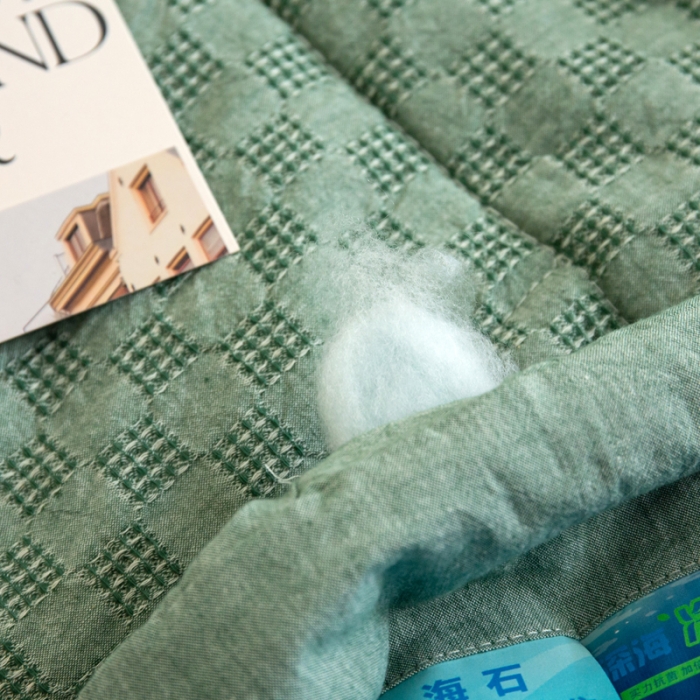 91家纺网 家纺一手货源 找家纺 安莱 2023全棉色织提花海石能量纤维夏被 提花棋盘绿