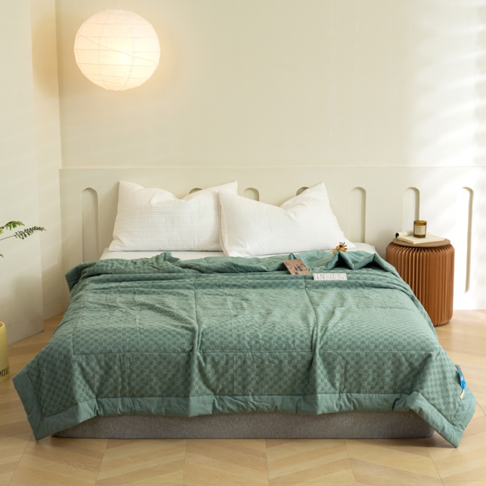 91家纺网 家纺一手货源 找家纺 安莱 2023全棉色织提花海石能量纤维夏被 提花棋盘绿