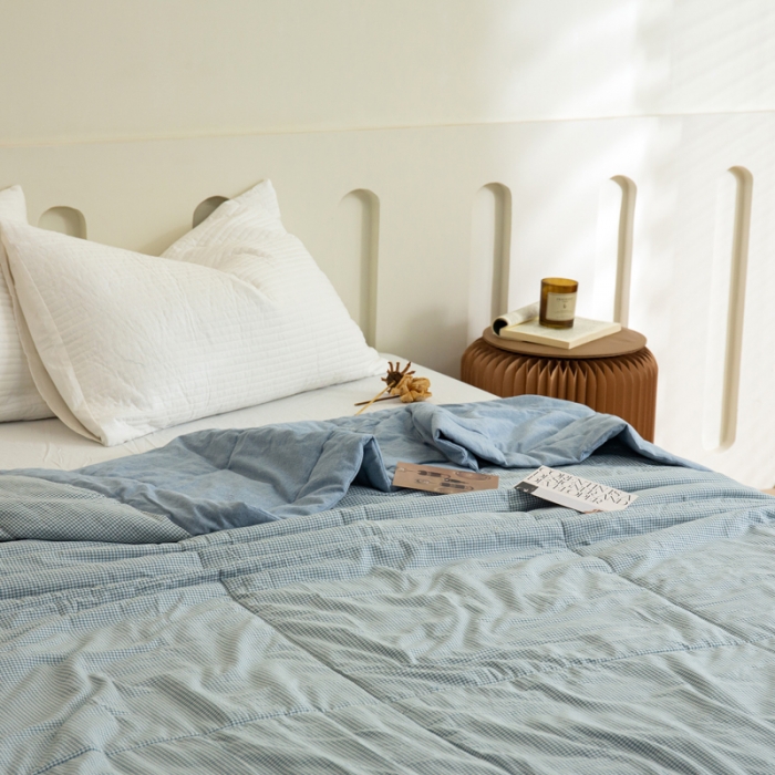 91家纺网 家纺一手货源 找家纺 安莱 2023全棉色织提花海石能量纤维夏被 提花小蓝格