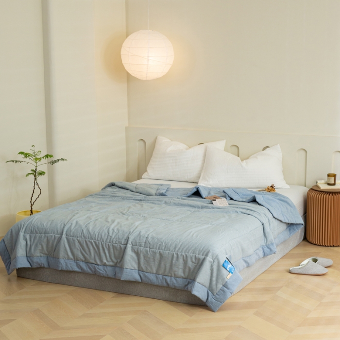 91家纺网 家纺一手货源 找家纺 安莱 2023全棉色织提花海石能量纤维夏被 提花小蓝格