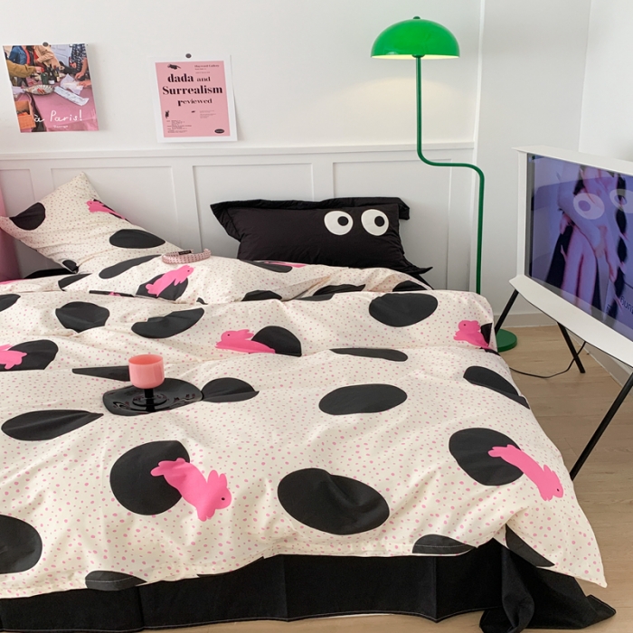 91家纺网 家纺一手货源 找家纺 昔可  2023新款40支13372全棉四件套-甜酷少女y2k 波点兔黑床单