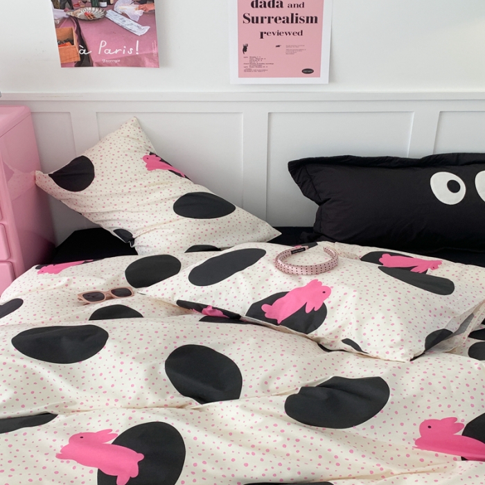 91家纺网 家纺一手货源 找家纺 昔可  2023新款40支13372全棉四件套-甜酷少女y2k 波点兔黑床单