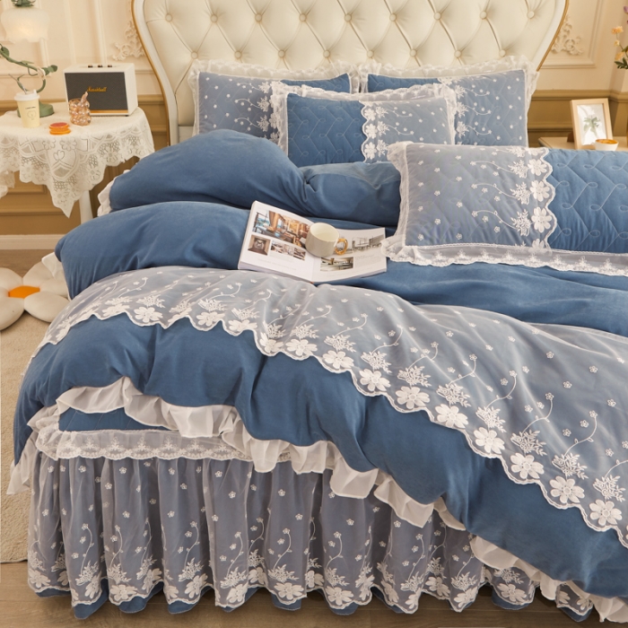 91家纺网 家纺一手货源 找家纺 恋尚 2023新款蜜桃棉夹棉床裙款四件套 花婷- 牛仔蓝