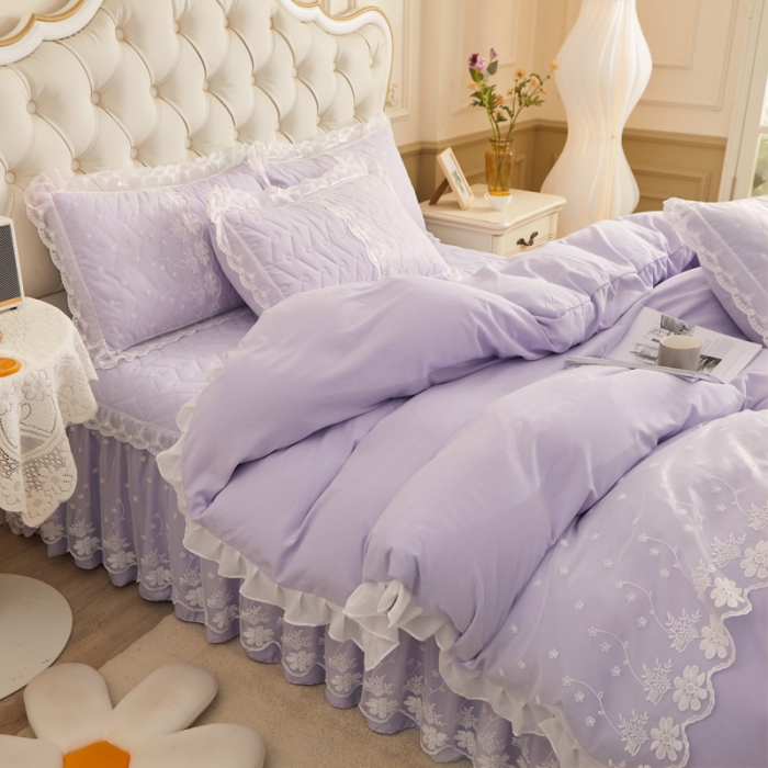 91家纺网 家纺一手货源 找家纺 恋尚 2023新款蜜桃棉夹棉床裙款四件套 花婷- 浅紫