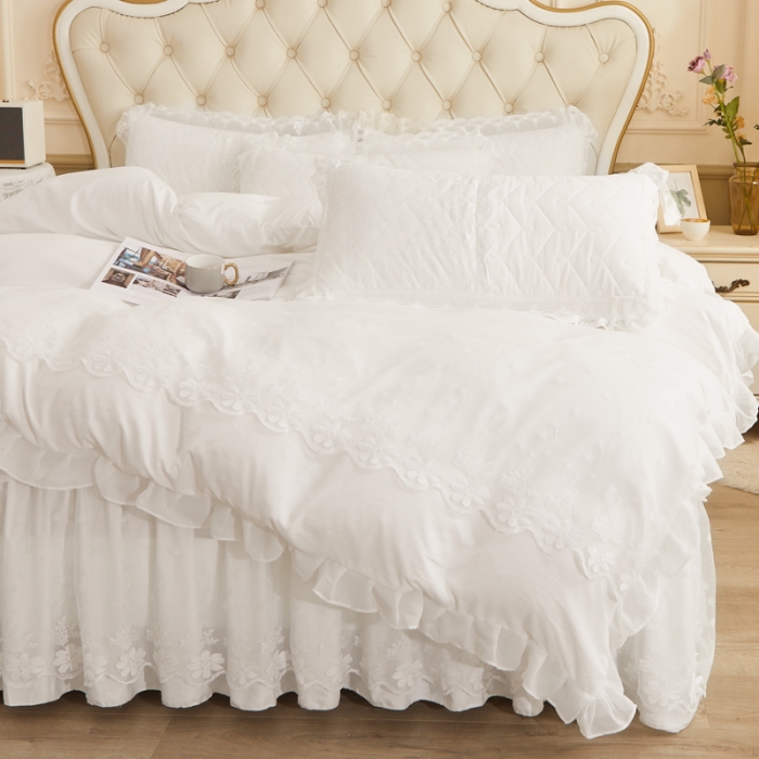 91家纺网 家纺一手货源 找家纺 恋尚 2023新款蜜桃棉夹棉床裙款四件套 花婷-本白