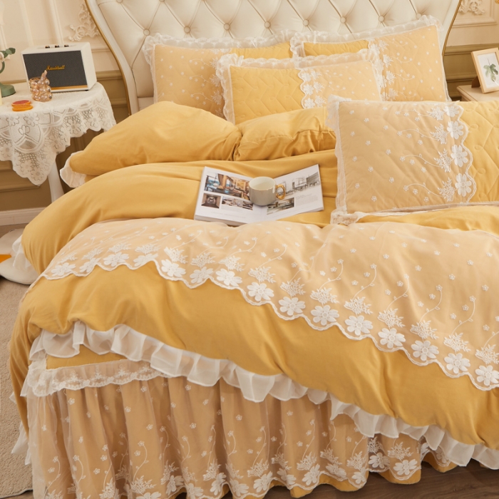 91家纺网 家纺一手货源 找家纺 恋尚 2023新款蜜桃棉夹棉床裙款四件套 花婷-鹅黄