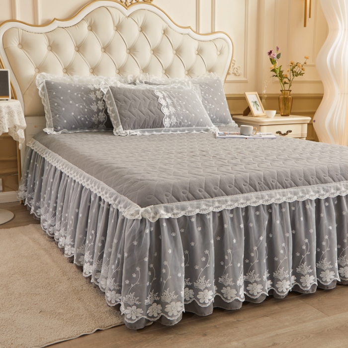 91家纺网 家纺一手货源 找家纺 恋尚 2023新款蜜桃棉夹棉床裙款四件套 花婷-灰色