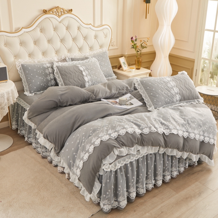 91家纺网 家纺一手货源 找家纺 恋尚 2023新款蜜桃棉夹棉床裙款四件套 花婷-灰色