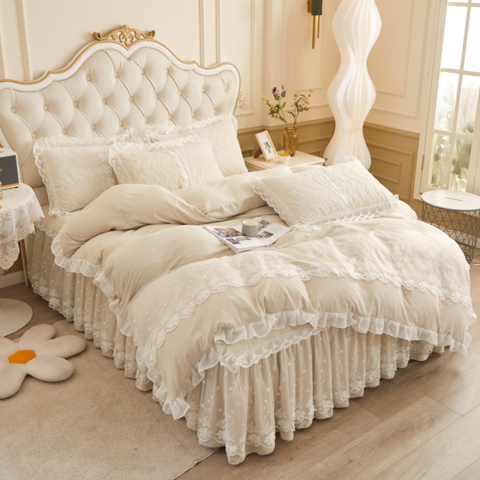 91家纺网 家纺一手货源 找家纺 恋尚 2023新款蜜桃棉夹棉床裙款四件套 花婷-米色