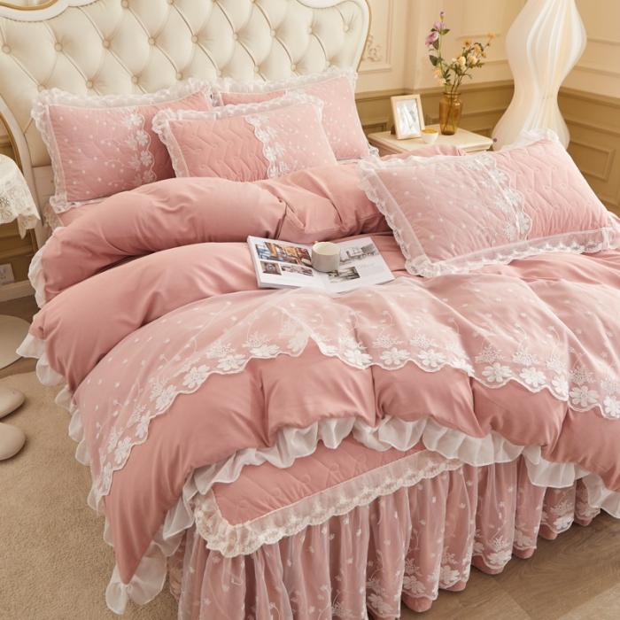 91家纺网 家纺一手货源 找家纺 恋尚 2023新款蜜桃棉夹棉床裙款四件套 花婷-玉色