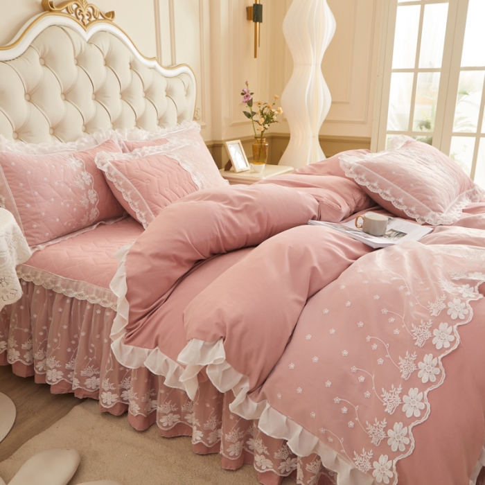 91家纺网 家纺一手货源 找家纺 恋尚 2023新款蜜桃棉夹棉床裙款四件套 花婷-玉色