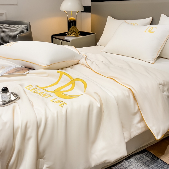 91家纺网 家纺一手货源 找家纺 创优 2025新款水洗真丝滚边夏被四件套 月光白