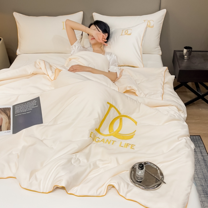 91家纺网 家纺一手货源 找家纺 创优 2025新款水洗真丝滚边夏被四件套 月光白