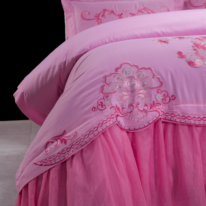 91家纺网 家纺一手货源 找家纺 慕她婚庆四件套大红色大花结婚全棉纯棉刺绣花多件套直播 花蔓喜多粉色