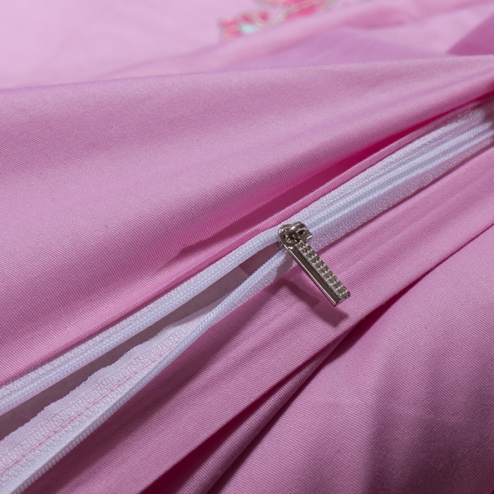 91家纺网 家纺一手货源 找家纺 慕她婚庆四件套大红色大花结婚全棉纯棉刺绣花多件套直播 花蔓喜多粉色