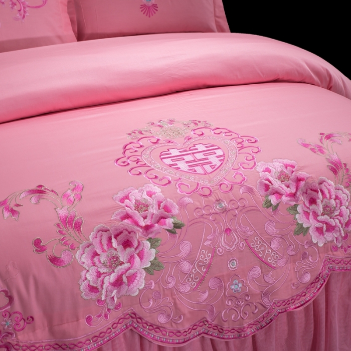 91家纺网 家纺一手货源 找家纺 慕她婚庆四件套大红色大花结婚全棉纯棉刺绣花多件套直播 花蔓喜多玉色