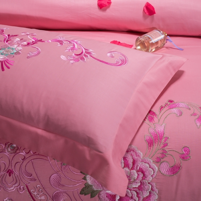 91家纺网 家纺一手货源 找家纺 慕她婚庆四件套大红色大花结婚全棉纯棉刺绣花多件套直播 花蔓喜多玉色